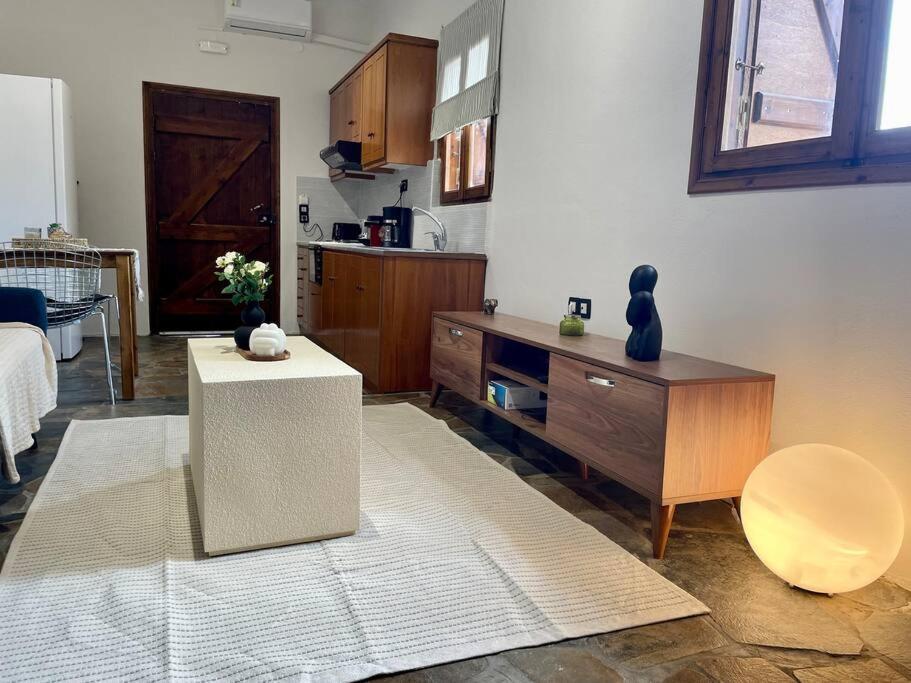 Almond Home Livadia  Экстерьер фото