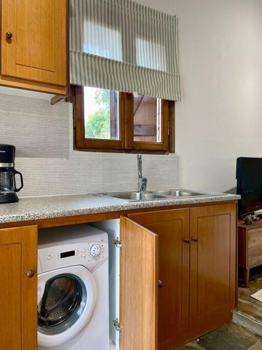 Almond Home Livadia  Экстерьер фото
